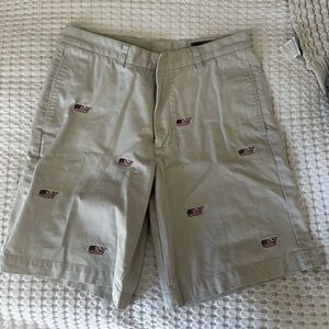 Vineyard Vines shorts. American flag whale embroidered in light tan. Size 32